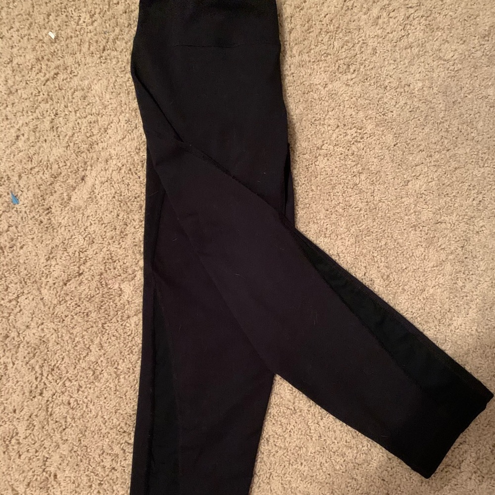 Black Capri leggings with mesh at calves!